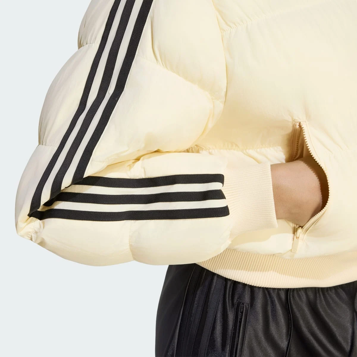 Adicolor Short Puffer Jacket Warm Vanilla — 6